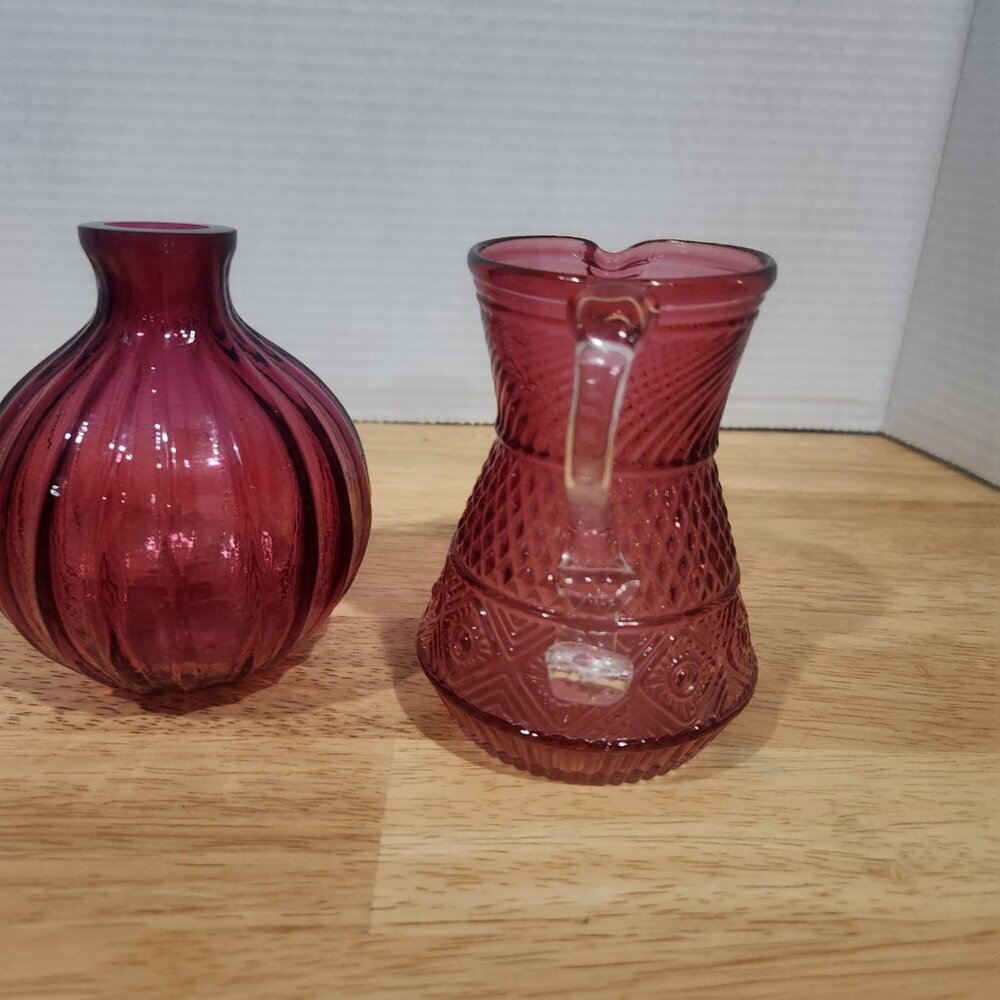 Lot of 2 Vintage Pilgrim Cranberry Colored Full Belly Ribbed Glass Vase/Creamer - Picture 2 of 5